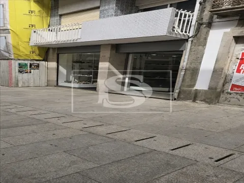 Loja no Centro de Barcelos (Rua Direita)