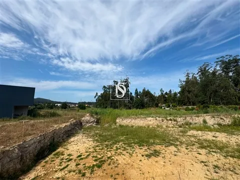 Lote de Terreno para Construção com 320 m²
