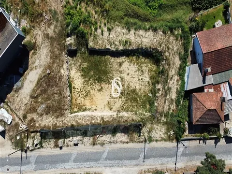 Lote de Terreno para Construção com 320 m²