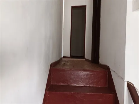 HABITAÇÃO DE R/C, 1º E 2º ANDAR EM GONÇALO, GUARDA