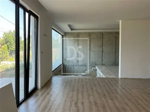 Moradia Geminada T4