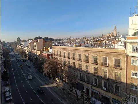 PISO EN AVENIDA MENENDEZ Y PELAYO