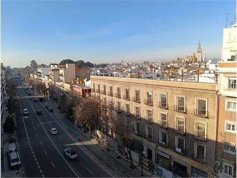 PISO EN AVENIDA MENENDEZ Y PELAYO