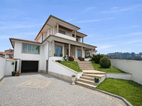 House T4