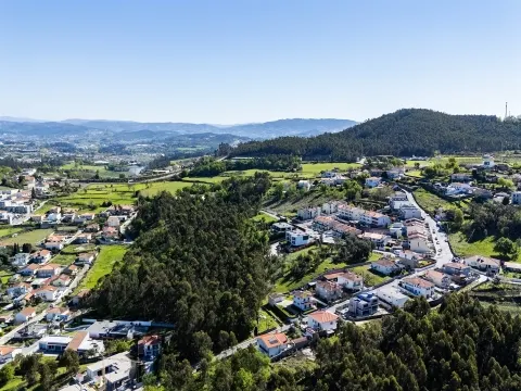 Lote de Terreno com Projeto Aprovado para Construção de Moradia