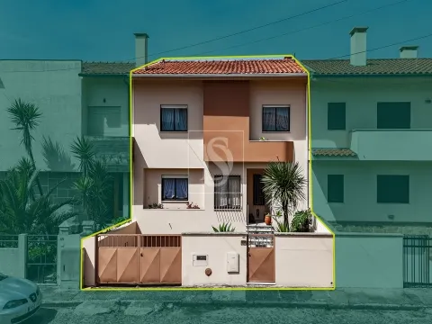 Moradia T3 na 1ª linha de praia, em Cepães, Esposende