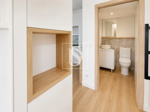 T0 pronto a habitar na Rua Faria Guimarães, Porto