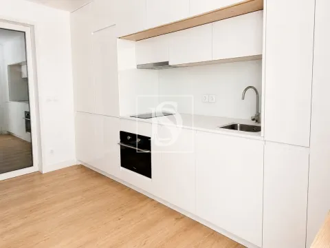 Apartamento T0 no Porto, pronto a habitar