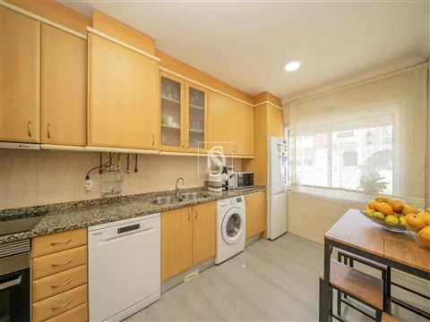 T2+1, Remodelado, com Garagem Fechada, a 1,2 km da Praia — Vila do Conde