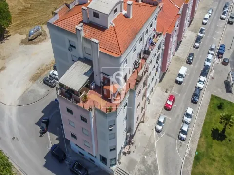Apartamento T2 com Vista Rio no Seixal – Estacionamento | 315.000€