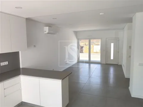 Moradia T4 Nova com Vista Mar na Atalaia | Design Contemporâneo | A 2 Minutos da Lourinhã