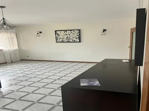 T3 em frente ao El Corte Inglês Vila Nova de Gaia Porto 