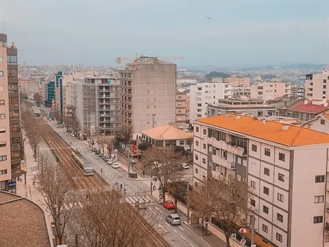 T2 a venda em Frente ao Metro em Vila Nova de Gaia ! Avenida da Republica