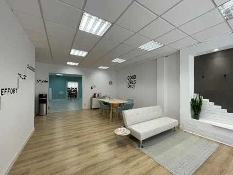 Loja para arrendar com cerca de  190m2