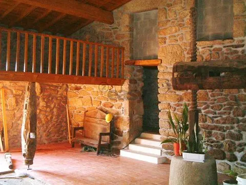 Small Farm >=10 Bedroom