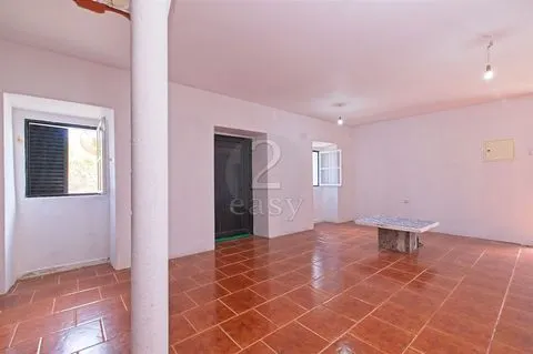 &#1042;&#1080;&#1083;&#1083;&#1072; &#1089; 1 &#1089;&#1087;&#1072;&#1083;&#1100;&#1085;&#1077;&#1081; &#1080; &#1075;&#1072;&#1088;&#1072;&#1078;&#1086;&#1084; &#1080; &#1084;&#1077;&#1083;&#1100;&#1085;&#1080;&#1094;&#1077;&#1081;, Pereiro de Palhacana, Alenquer