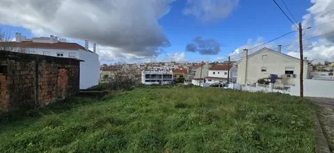 Terreno Urbano com 1210m2 em Casal de Cambra, Portugal