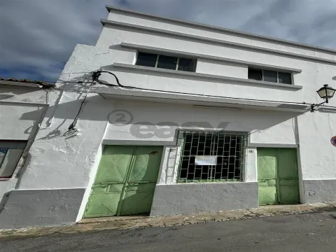 Warehouse with industry and commerce license in the center of Castro Verde