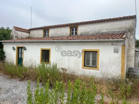 Moradia T2 inserida em terreno com 2750m2, Remodelar, Cabrela, Montemor-o-NOvo