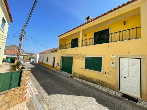 &#19977;&#23618;&#27004;&#30340; 2 &#21351;&#23460;&#21035;&#22661;&#65292;&#25317;&#26377;&#25143;&#22806;&#31354;&#38388;&#65292;&#21487;&#27427;&#36175;&#38463;&#20262;&#20811;&#23572; Olhalvo &#30340;&#22766;&#20029;&#26223;&#33394;