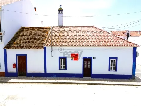 Single storey house T2 w/ large patio, Alvalade, Santiago do Cacém