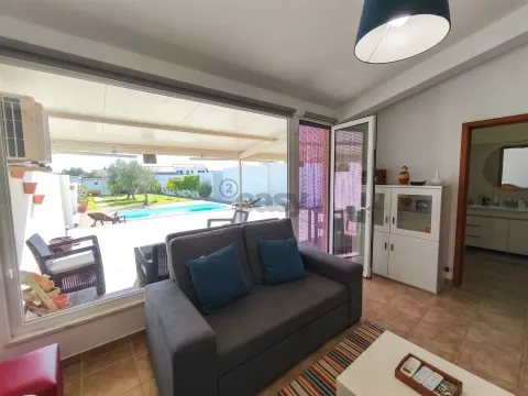 3 卧室别墅 设备齐全，家具齐全，带游泳池和花园，埃尔米达斯·萨多