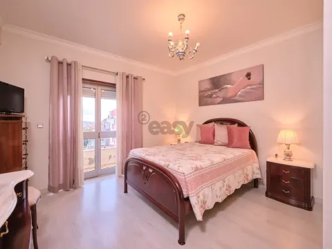 &#1050;&#1074;&#1072;&#1088;&#1090;&#1080;&#1088;&#1072; &#1089; 2 &#1089;&#1087;&#1072;&#1083;&#1100;&#1085;&#1103;&#1084;&#1080; (T1+1) &#1044;&#1091;&#1087;&#1083;&#1077;&#1082;&#1089;, 2 &#1090;&#1091;&#1072;&#1083;&#1077;&#1090;&#1072; &#769;s, &#1054;&#1090;&#1088;&#1077;&#1084;&#1086;&#1085;&#1090;&#1080;&#1088;&#1086;&#1074;&#1072;&#1085;&#1085;&#1072;&#1103; &#1089; &#1073;&#1072;&#1083;&#1082;&#1086;&#1085;&#1086;&#1084;, &#1042;&#1077;&#1088;&#1093;&#1085;&#1080;&#1081; &#1101;&#1090;&#1072;&#1078;