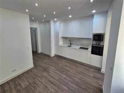 Apartamento junto ao metro da Amadora Este