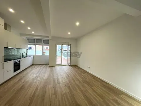 Apartamento totalmente remodelado  para arrendar