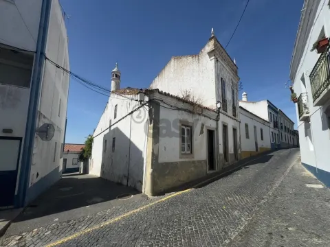 Manor house with 18 rooms to remodel, Castro Verde