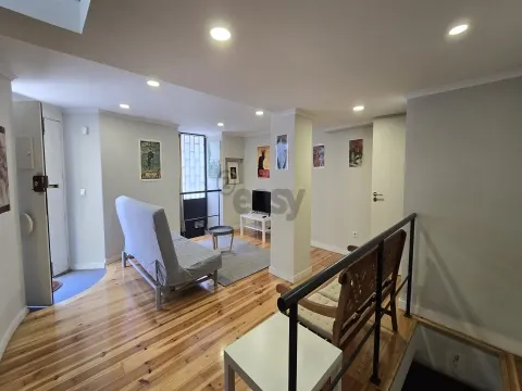 Apartamento Mobilado para Arrendamento –  Lisboa - Portugal