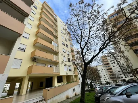 2 Bedroom Apartment for Rent with Parking in Quinta da Piedade – 2nd Phase | Póvoa de Santa