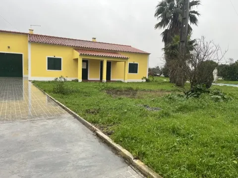 Moradia T3 +2 com piscina 