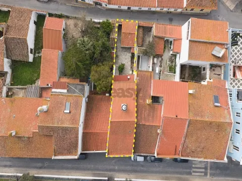 Casa Senhorial c/ 10 divisões remodelada em Rua Emblemática de Castro Verde