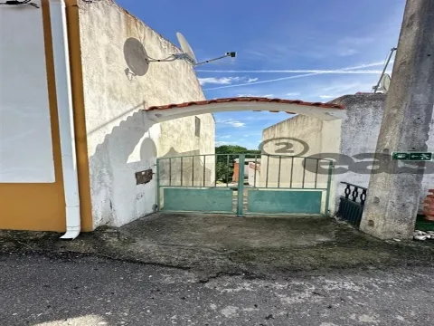 Moradia T4+1 com 9 Divisões em Alvisquer, Belver, Gavião – Habitável e com Potencial