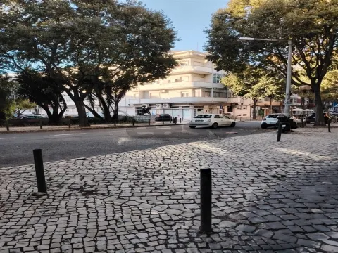 T4 remodelado em Benfica