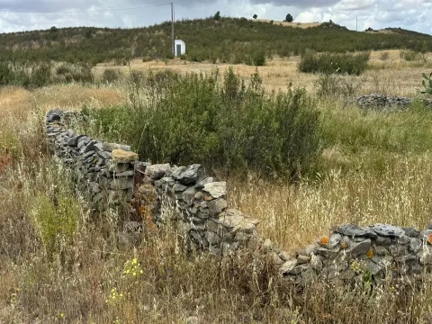 Terreno Urbano para Construção com 1685m2 , São João dos Caldeireiros, Mértola