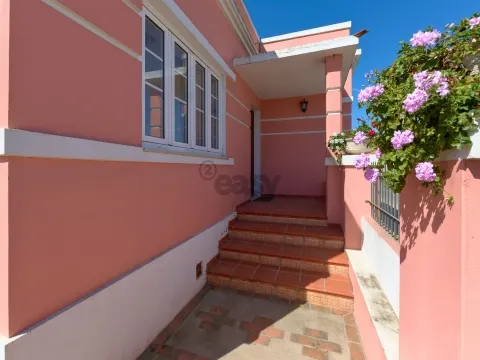 Moradia de Charme Totalmente Renovada com Piscina em Ermidas-Sado