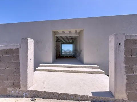 Moradia Minimalista de Luxo com Vista Panorâmica – Calheta