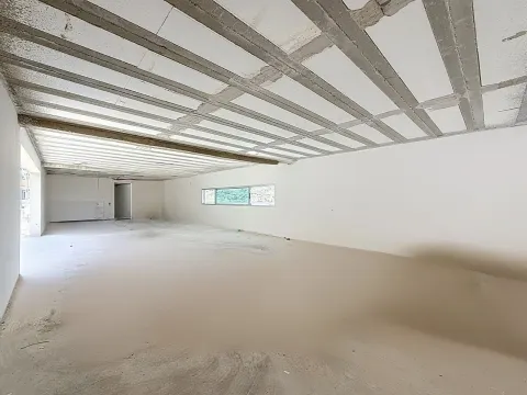 Moradia Minimalista de Luxo com Vista Panorâmica – Calheta