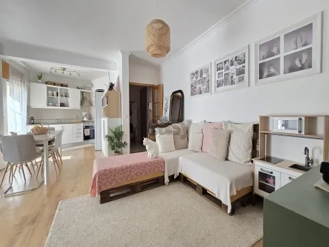 Apartamento T2 em Azueira