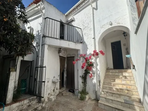 Moradia T3 no Centro de Castro Verde | Excelente potencial e localização privilegiada