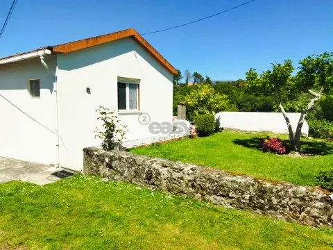 Moradia T2 em Vilar de Mouros com 3000m² de Terreno | Caminha