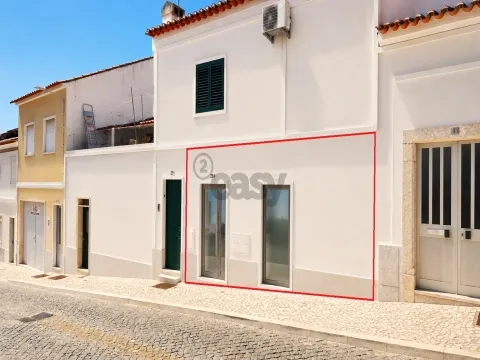 Moradia T2 com Logradouro e Poço no Centro Histórico de Borba| Projeto de Remodelação Incluído