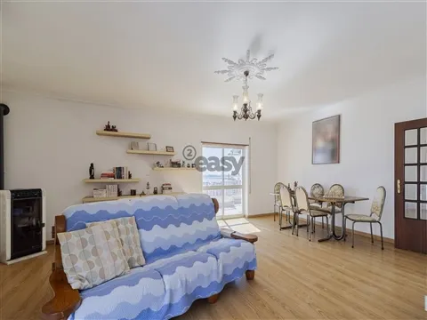 Apartamento 3 quartos terraço,  parqueamento e sotão