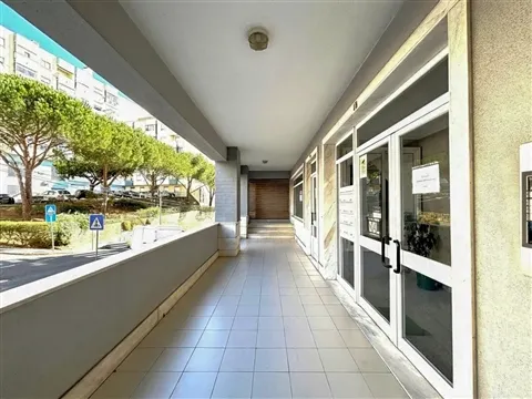 Venda Amadora Store 100m2