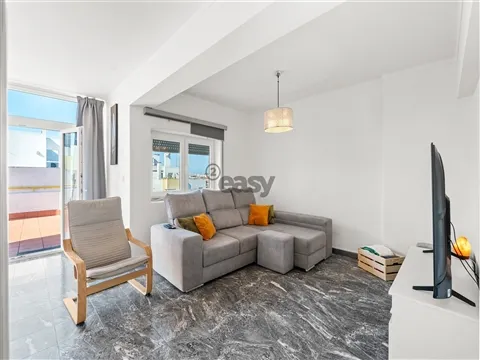 Apartamento T3 com terraço