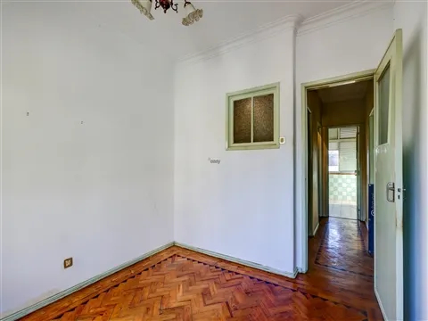 Apartamento T4 para remodelar