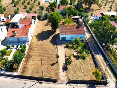 Quinta à venda em Borba | 1.700m² urbanos e potencial de ampliação