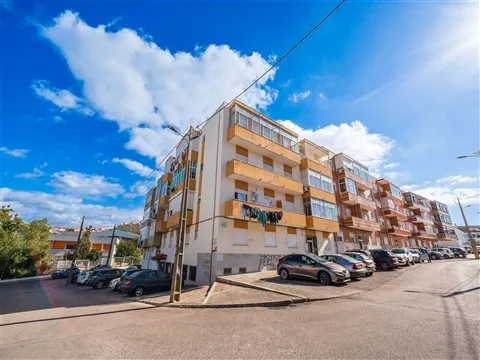Apartamento T1 na Amora
